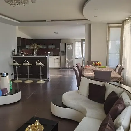 House Ramekaj